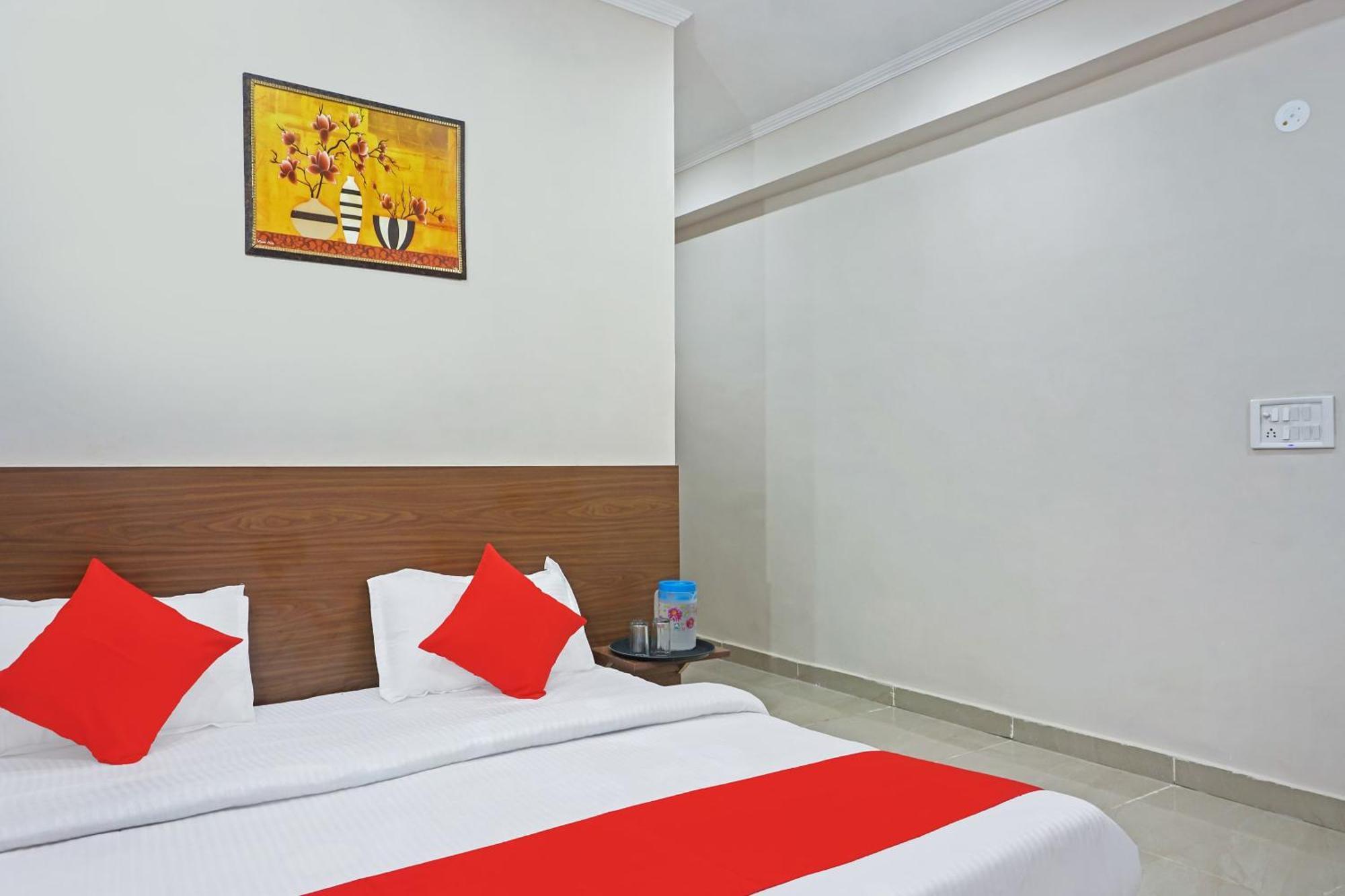 OYO 37169 Hotel Quadis Noida Esterno foto