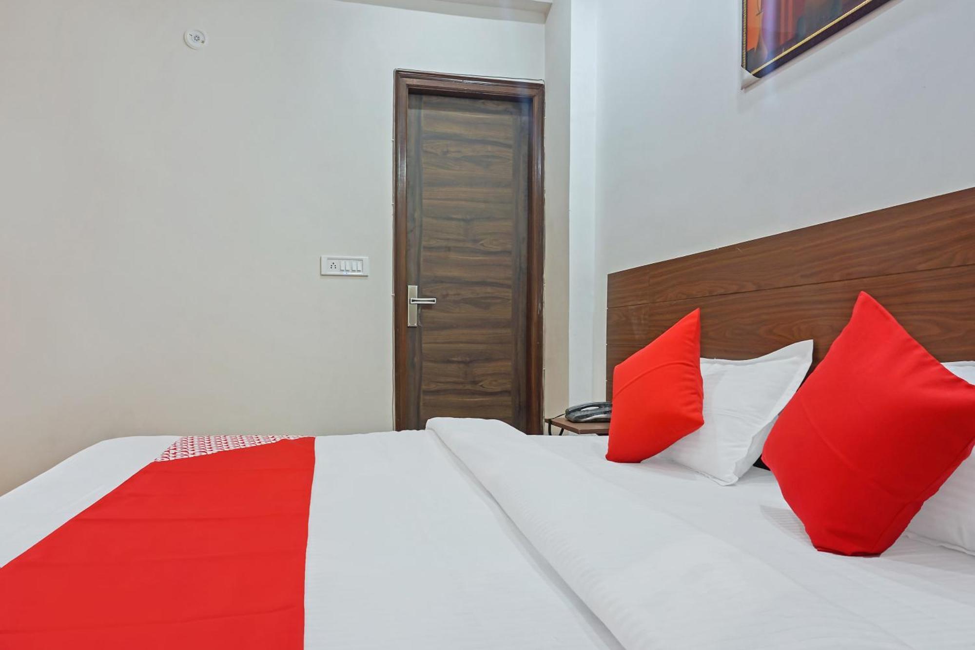 OYO 37169 Hotel Quadis Noida Esterno foto