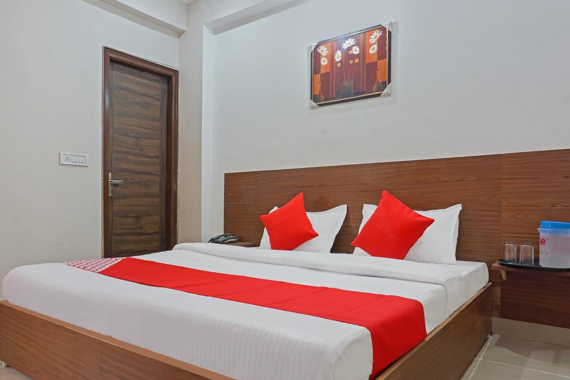 OYO 37169 Hotel Quadis Noida Esterno foto