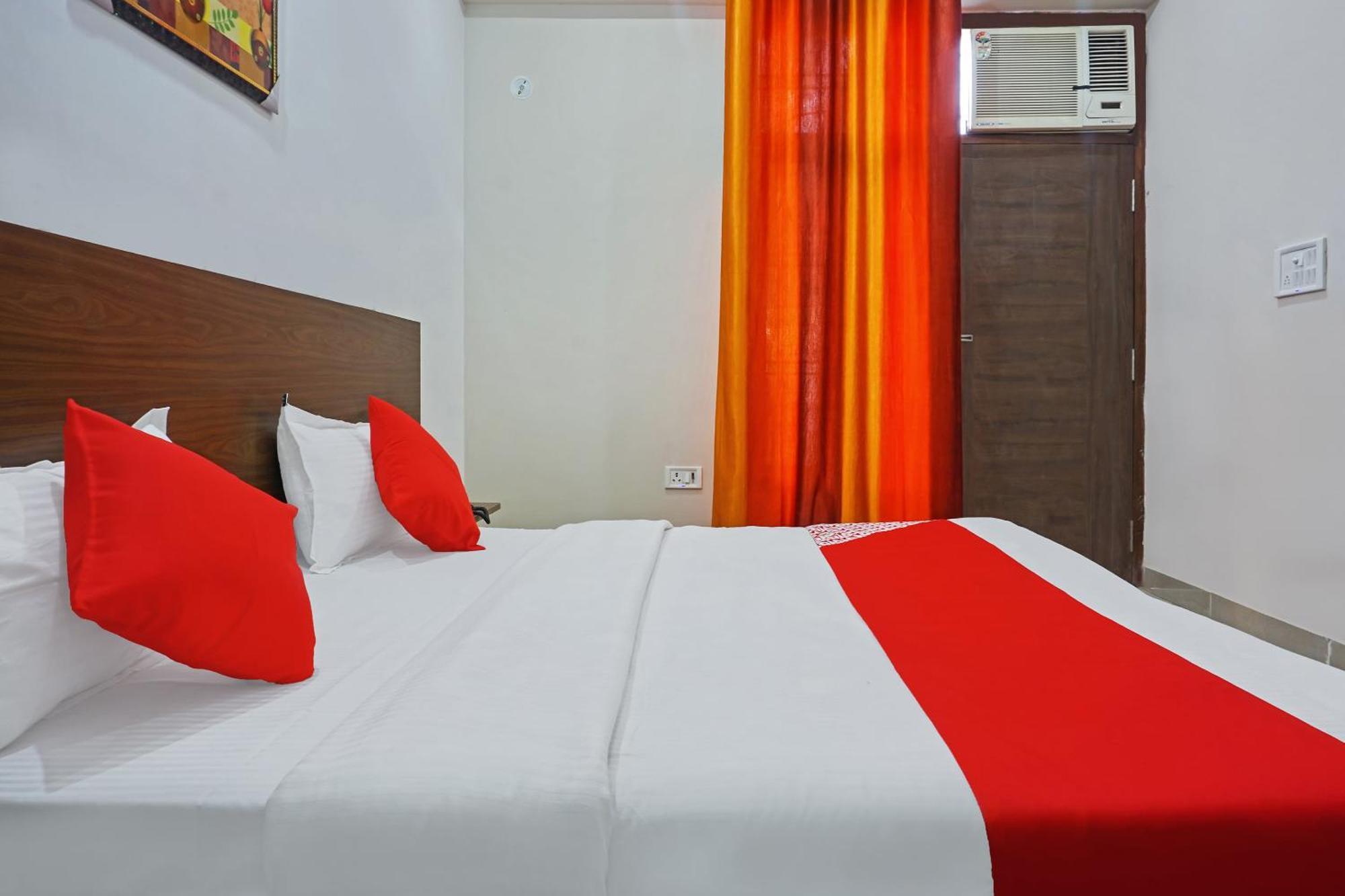 OYO 37169 Hotel Quadis Noida Esterno foto