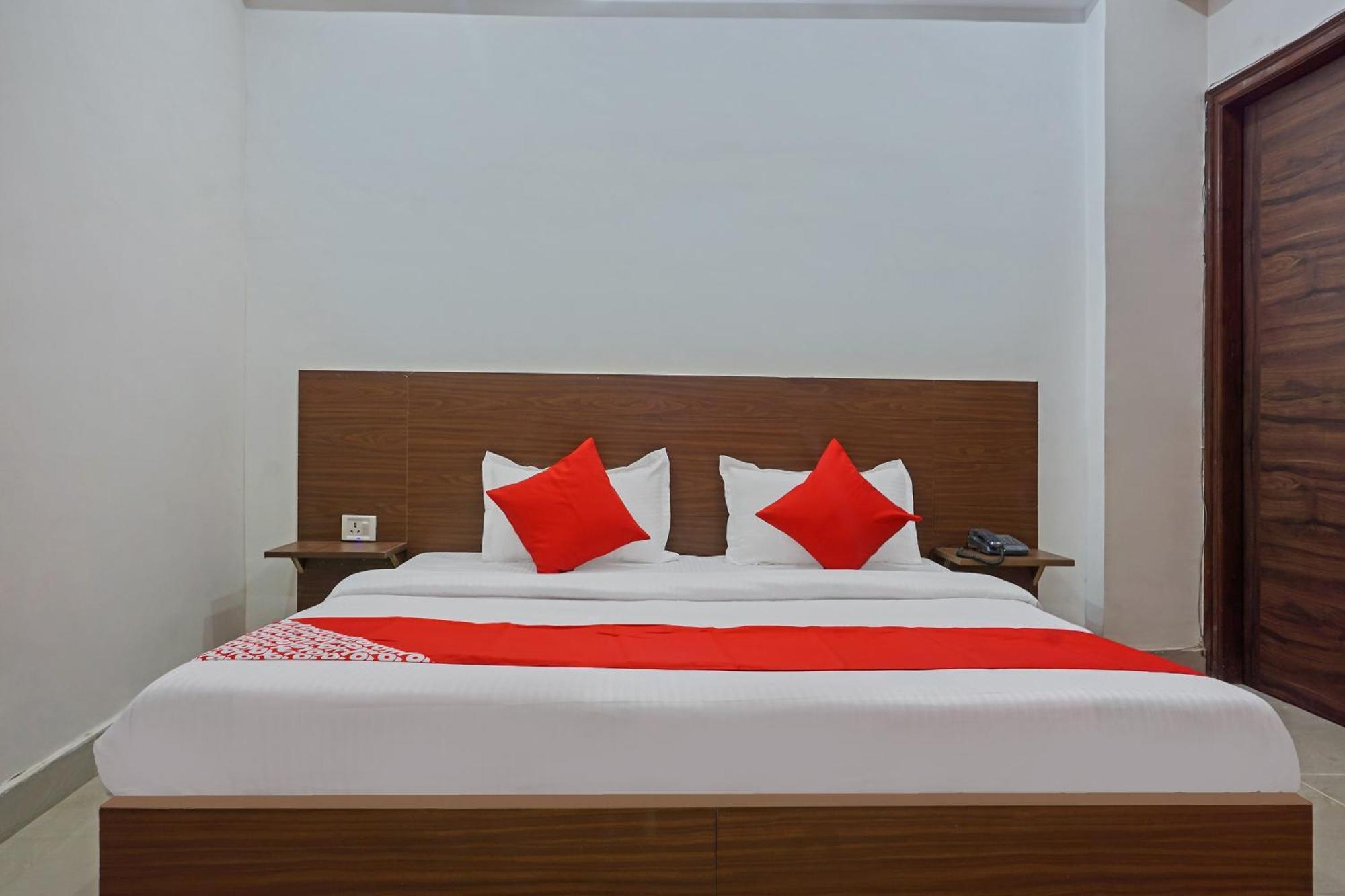 OYO 37169 Hotel Quadis Noida Esterno foto